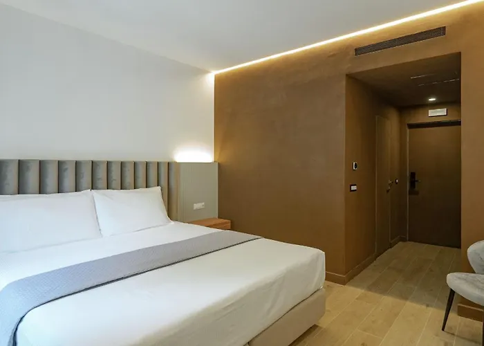 Gg Spagna Luxury Hotel