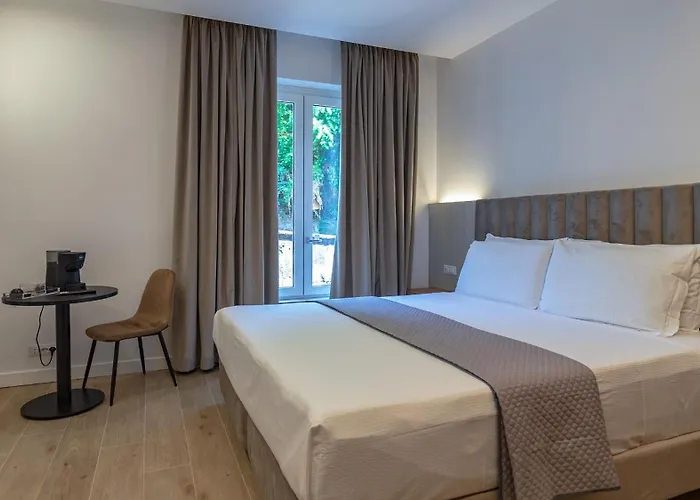 Gg Spagna Luxury Hotel