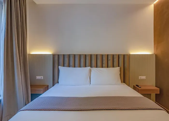Gg Spagna Luxury Hotel