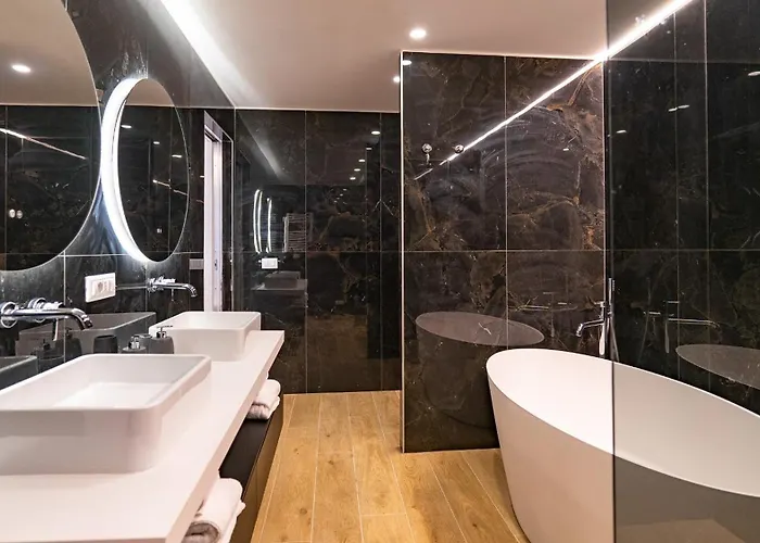 Gg Spagna Luxury Hotel