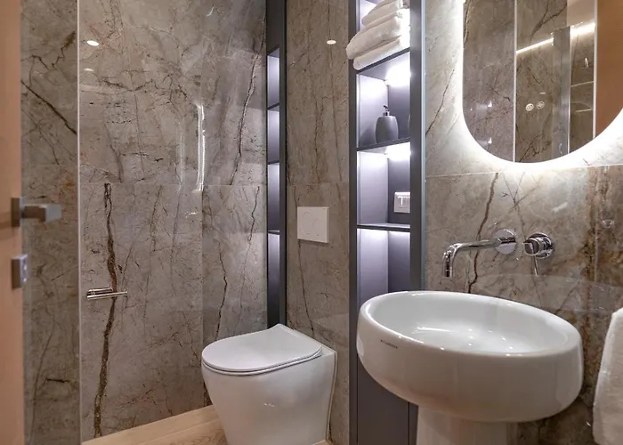 Gg Spagna Luxury Hotel